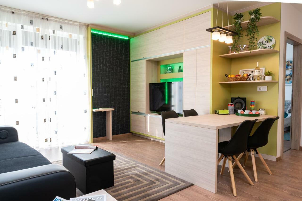 Defne Apartman Debrecen Exterior foto